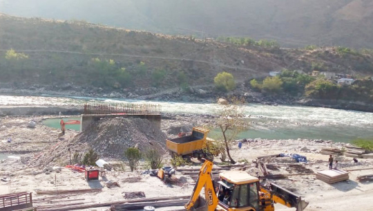 बाजुराको झुगोलामा निर्माणाधीन पुलको ३० प्रतिशत काम सम्पन्न