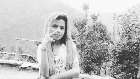 डोटीमा भिरबाट लडेर एक बालिकाको मृत्यु