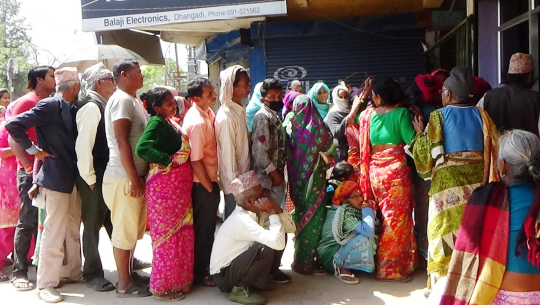 कैलालीमा जनप्रतिनिधिका ३२ महिना : पूरा भएन घरमै पुगेर बृद्धभत्ता वितरण गर्ने घोषण