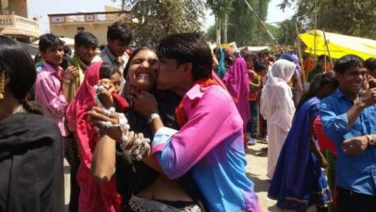 पान खुवाएर केटी भगाउने मेला