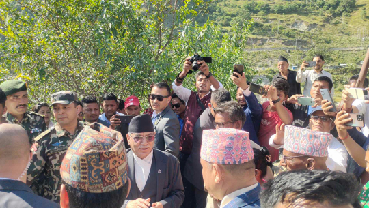 बझाङका भूकम्प पीडितका घर बनाइदिने प्रधानमन्त्री प्रचण्डको घोषणा