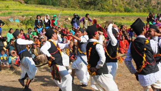 सुदूरपश्चिमको प्रसिद्ध भुवाँ नाच सुरु