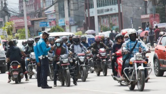 Kathmandu traffic police penalize 101 drivers in one-day ‘Surprise Checking’ campaign