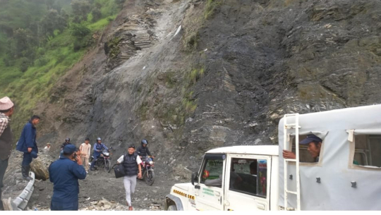 बैतडीमा पहिरोले अवरुद्ध जयपृथ्वी राजमार्ग पुनः सुचारु