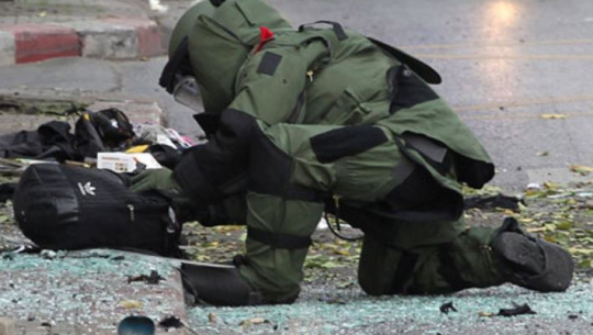  सेनाद्धारा बम डिस्पोज