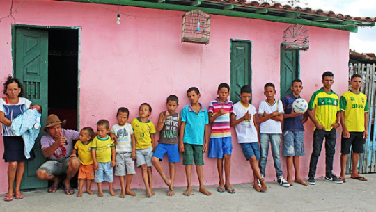 जसले छोरी पाउने आशामा १३ छोरा जन्माए