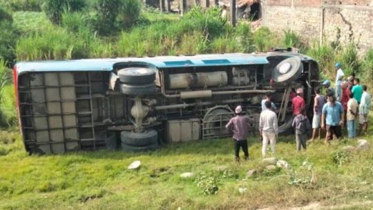 कञ्चनपुरमा बस दुर्घटना, एक जनाको मृत्यु