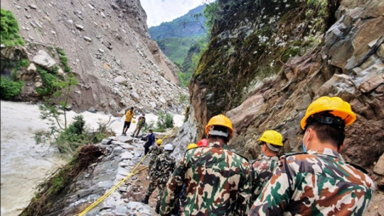 दार्चुला–तिङ्कर सडकको दुई मन्त्रीले गरे निरीक्षण