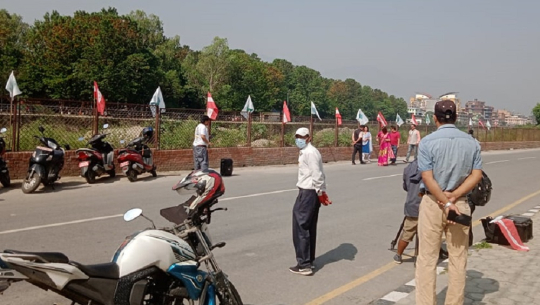 कांग्रेसको चुनावी भिडियोका कलाकारले ‘मेरो एरिया’ भन्दै सर्वसाधारणमाथि गरे दुर्व्यवहार