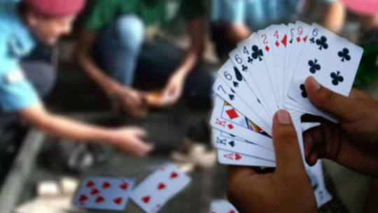 कञ्चनपुरको पर्वत होटलबाट ८ जना जुवाडे पक्राउ