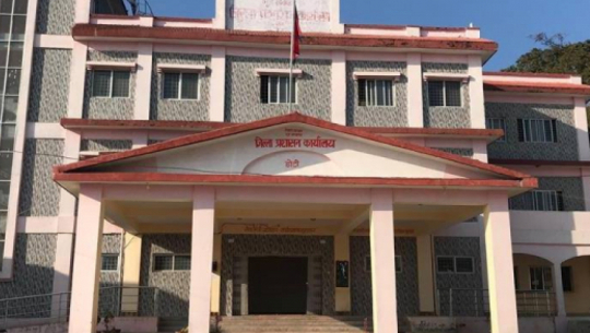 डोटीमा खाद्यान्न घरघर पुगाउन प्रशासनको आग्रह