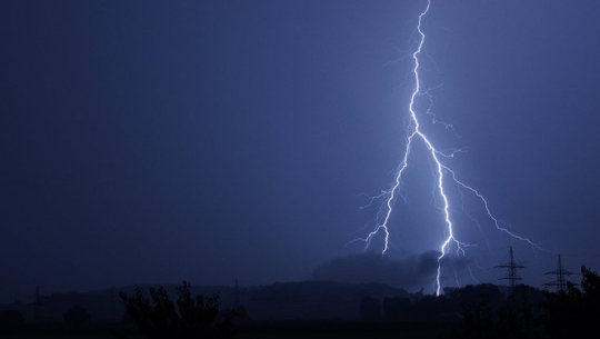 अछाममा चट्याङ लागेर ६ जना घाइते