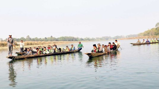 पश्चिम चितवन रोज्दै पर्यटक