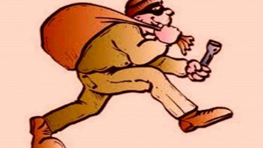 बैतडीका ४ घरबाट चोरी