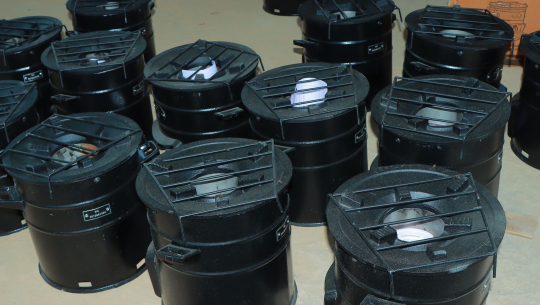 बर्दगोेरिया गाउँपालिकाद्वारा स्थानीय उपभोक्तालाई निःशुल्क सुधारिएको चुलो वितरण 