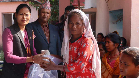 कृष्णपुरमा किसानलाई ५० प्रतिशत अनुदानमा च्याउको बीउ वितरण