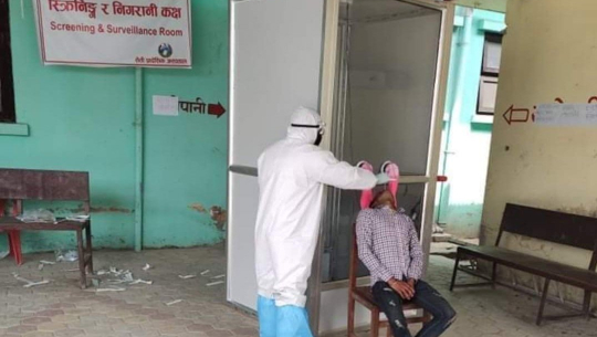 सुदूरपश्चिममा स्वास्थ्यकर्मीमा संक्रमण देखिन थालेपछि उपचार सेवा प्रभावित हुदै