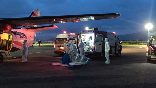 हवाईजहाजबाट पनि थालियो कोरोना बिरामीको उद्धार