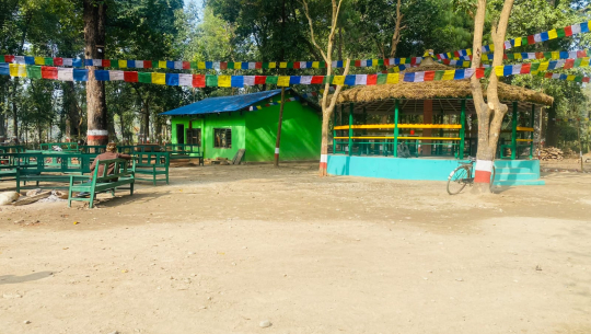 कञ्चनपुरको ग्वलाबारी सामुदायिक वनमा आश्रयस्थल निर्माण 