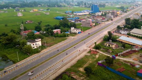 बन्यो ६ लेन सडक, मिलेन सतह