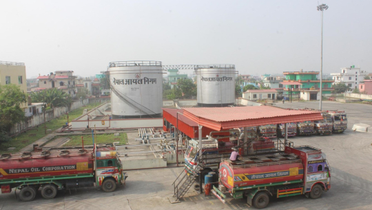 इन्धन डिपोबाट धनगढीका स्थानीय अहोरात्र त्रसित, स्थानान्तरण गर्न माग