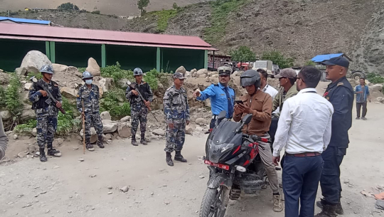 स्रोत नखुलेको ५५ लाख ९० हजारसहित २ जना पक्राउ