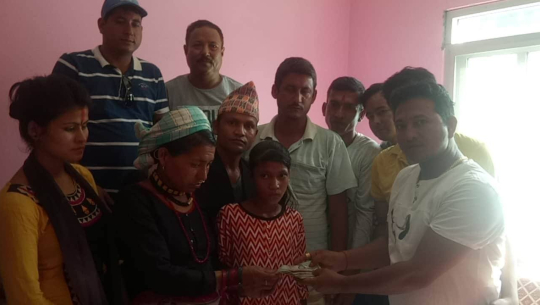 गोरुले हानेर घाईते भएकी बालिकालाई उपचार सहयोग जुट्दै