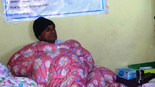 ‘हठी’ डाक्टर केसी किन डडेल्धुरामा भोकै छन् ?