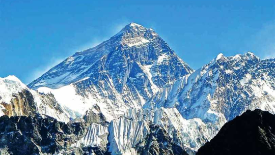 नेपाल सरकारले पहिलो पटक सगरमाथाको उचाइ नाप्दै