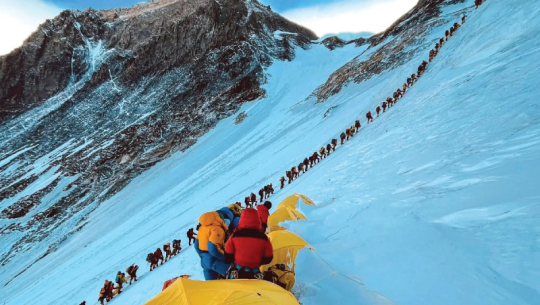 सगरमाथामा मलमूत्र छाड्न नपाइने