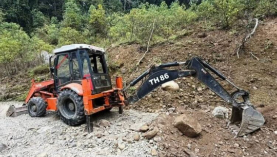 चुरे क्षेत्रमा अवैध उत्खनन् गर्दै पाँच जना पक्राउ