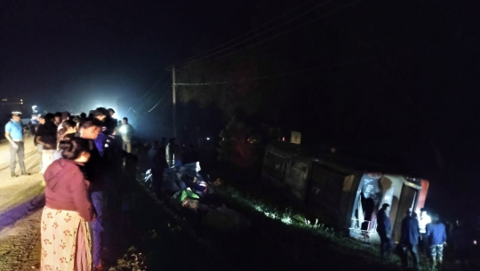 कैलाली बस दुर्घटना अपडेट: १७ जना घाइते, एक पैदलयात्री गम्भीर