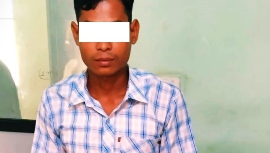 धनगढी विमानस्थलबाट ८ लाख ४० हजार मूल्यका आइ–फोनसहित एक जना पक्राउ