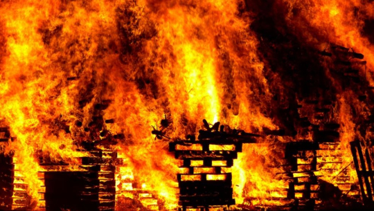 बाजुरामा आगलागीबाट १८ लाखको क्षति