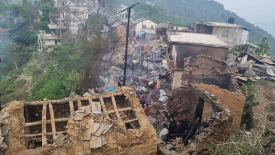 जयगढका अग्निपीडितलाई कांग्रेस अछामद्वारा एक लाख सहयोग