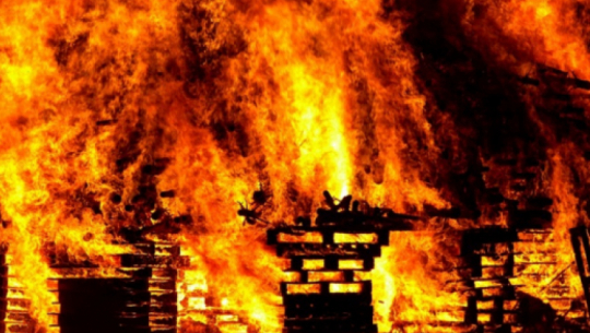 Fire erupts in furniture shop in Dhangadhi, Causing losses worth Rs 3 lakh