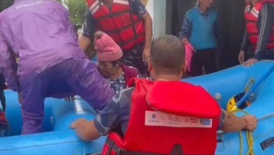 दोधारा चाँदनीमा बाढी : सशस्त्रका दुई बीओपी पनि विस्थापित