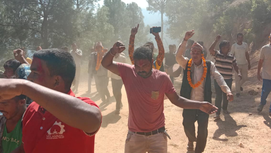 डडेल्धुराको मम्मे गाउँमा खानेपानी पुगेपछि खुशियाली