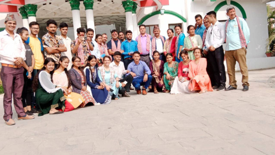 बैतडीका जनप्रतिनिधिलाई विद्यार्थीले बुझाए ज्ञापन पत्र