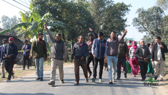 धनगढी विमानस्थल छेउका स्थानीयको दुखेसो, ‘जग्गा माफियाले सुत्न दिएका छैनन्’