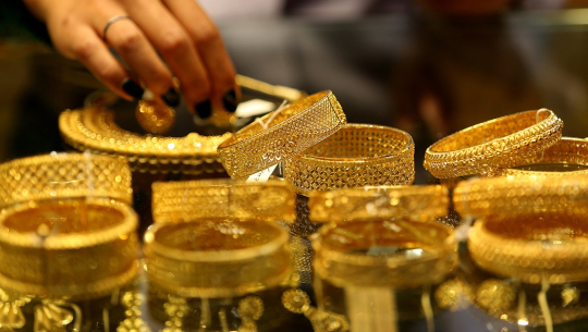  सुन तोलामा आठ सयले घट्यो