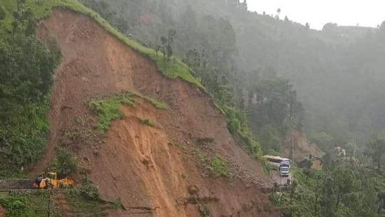 दार्चुलामा गोकुलेश्वर-खलंगा सडक अवरुद्ध