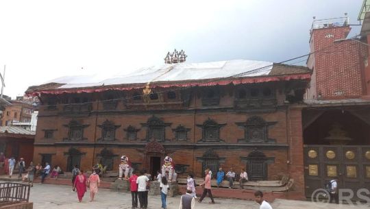भूकम्पको दश वर्षः अझै पाल र टेकोको भरमा कुमारी घर