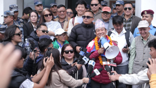 हर्क साम्पाङ नेतृत्वको पार्टीलाई  दल  दर्ताको प्रमाणपत्र प्रदान