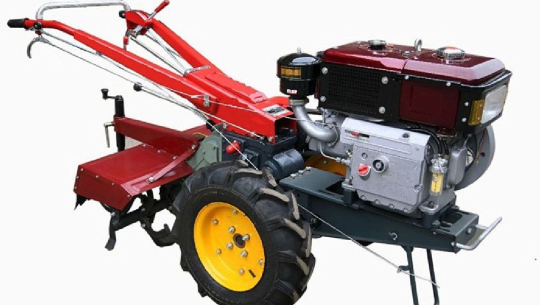 डोटीमा हाते ट्र्याक्टरको प्रयोगमा वृद्धि