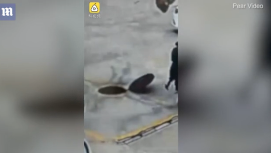 पटाका पड्काउदा बालक नै उडेपछि...(भिडियोसहित)