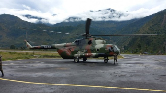 बझाङमा सेनाको हेलिकोप्टरमार्फत सुत्केरी महिलाको उद्धार