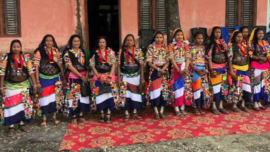 राना थारू समुदायमा परम्परागत पहिरन लगाउने चलन लोप हुँदै