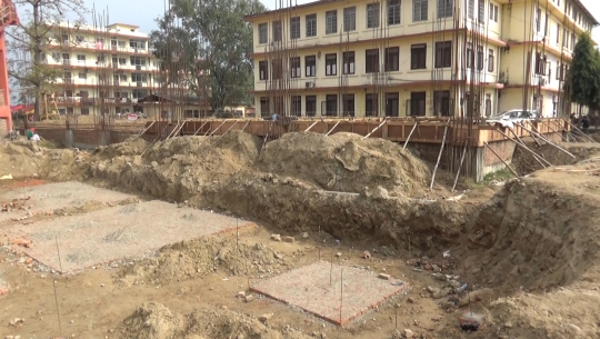 सेती अञ्चल अस्पतालमा नयाँ भवनको सम्झौता भएको एक बर्ष बढी हुँदा पनि निर्माण कार्य अलपत्र