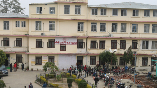 सेती अस्पतालको सेवा सुधार गरिरहेका मेसु पाण्डेलाई हटाउन फेरी चलखेल